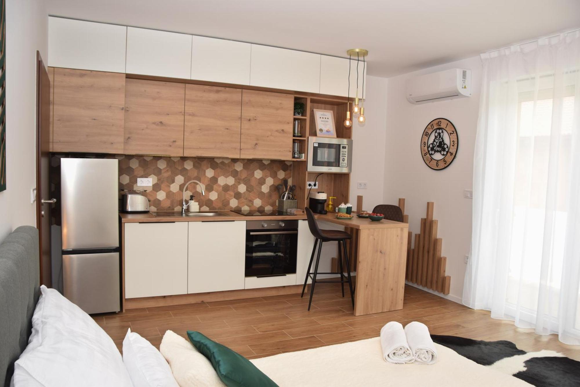 Silentium Premium Apartman Sarvar Exterior foto