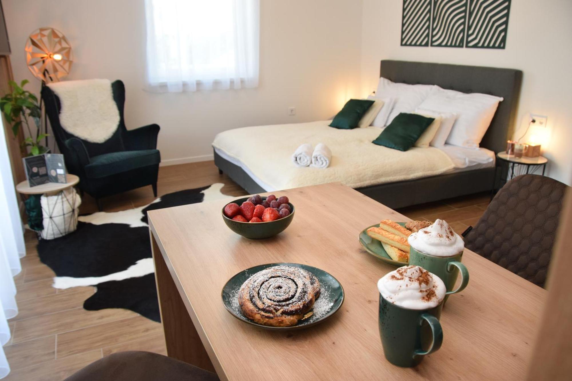 Silentium Premium Apartman Sarvar Exterior foto