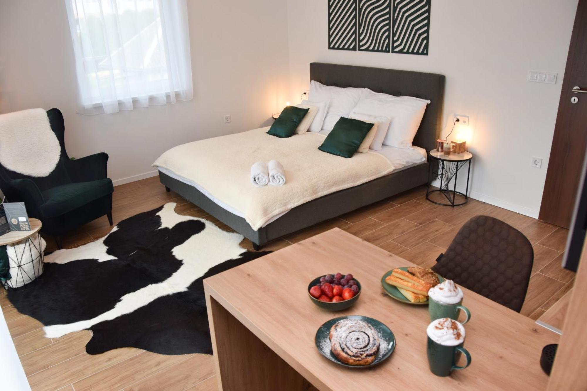 Silentium Premium Apartman Sarvar Exterior foto
